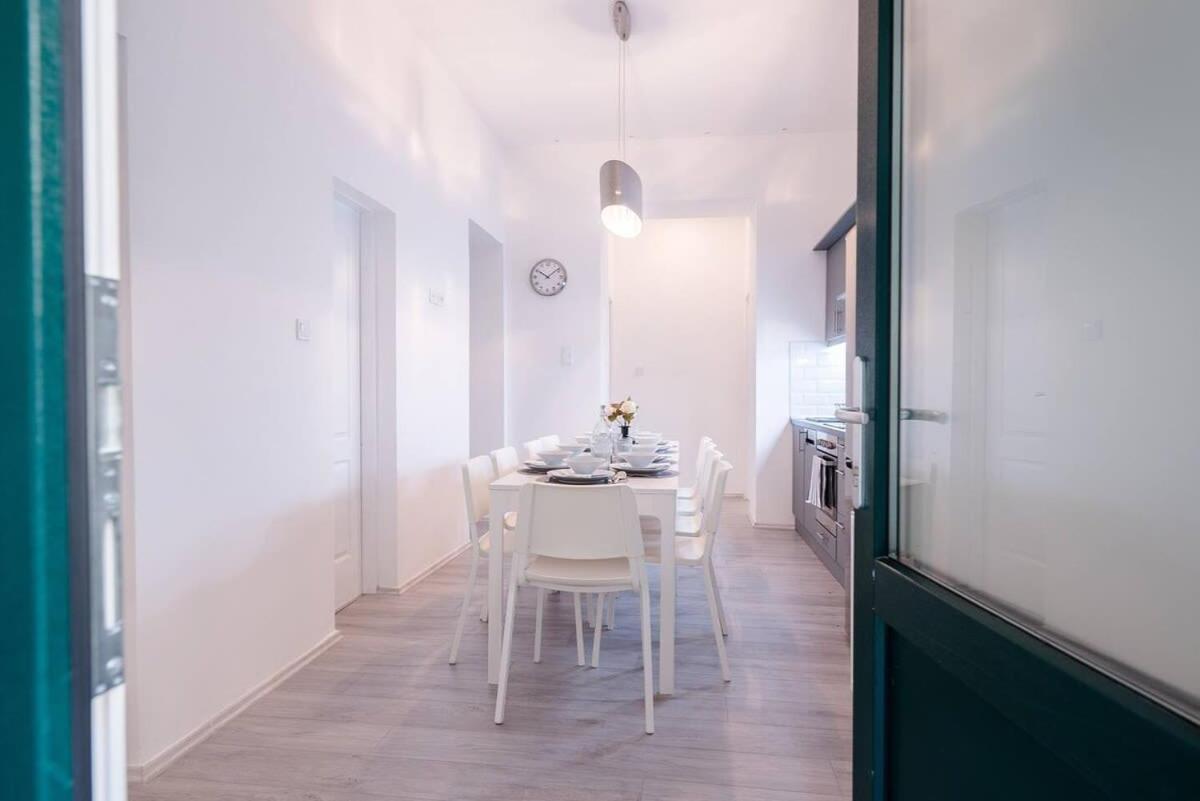 Central Brand New And Modern Apartment Budapest Exterior photo