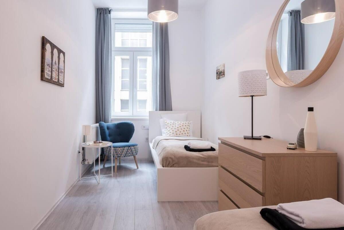 Central Brand New And Modern Apartment Budapest Exterior photo