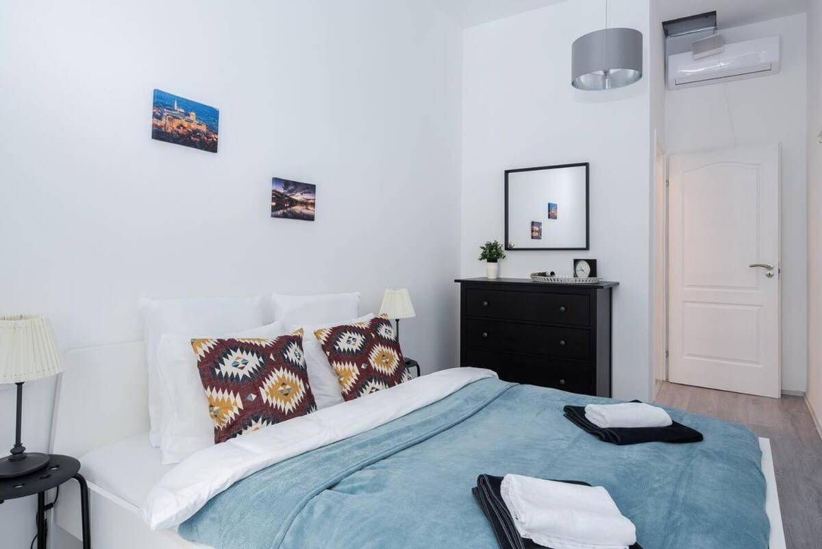 Central Brand New And Modern Apartment Budapest Exterior photo